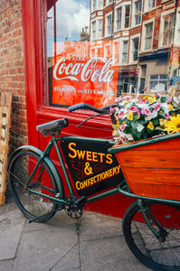 How to Create a Vintage Sweet Gift Hamper Brimming with Tradition